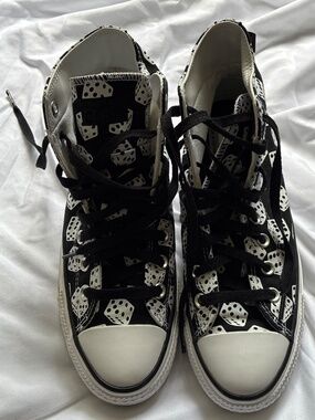 Converse high tops 7/9